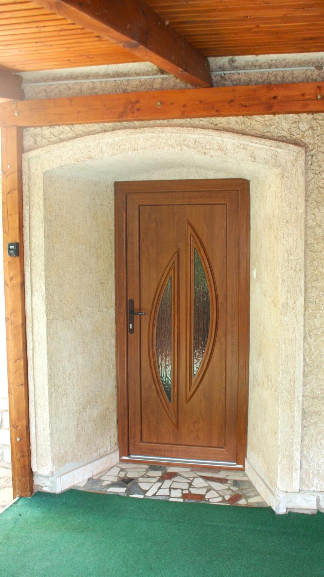 Friends - Promenade Suite Foeldszint Balatonfured Exterior photo